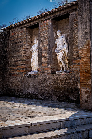 Pompeii Statues